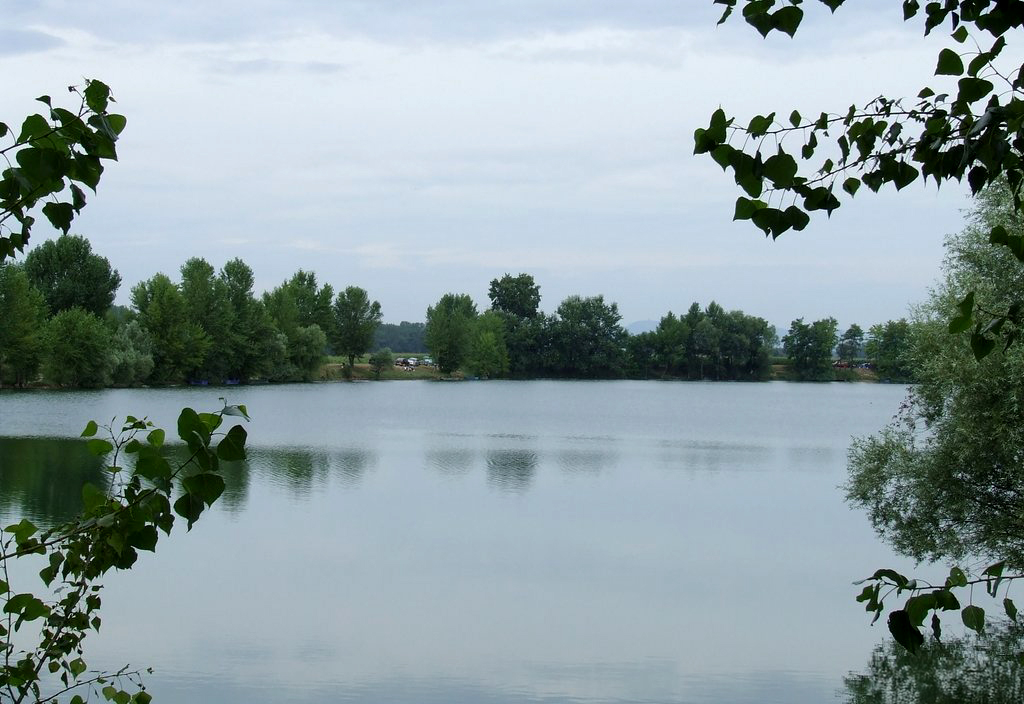 prírodné jazero komjatice